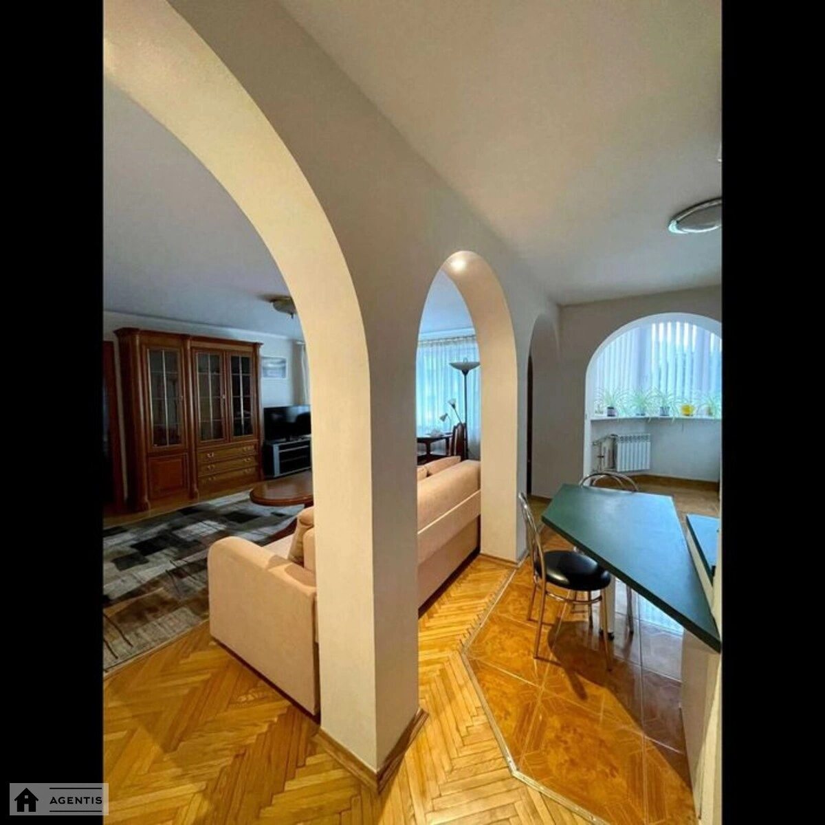 Apartment for rent 1 room, 52 m², 7th fl./14 floors. Sosnytcka, Kyiv. 