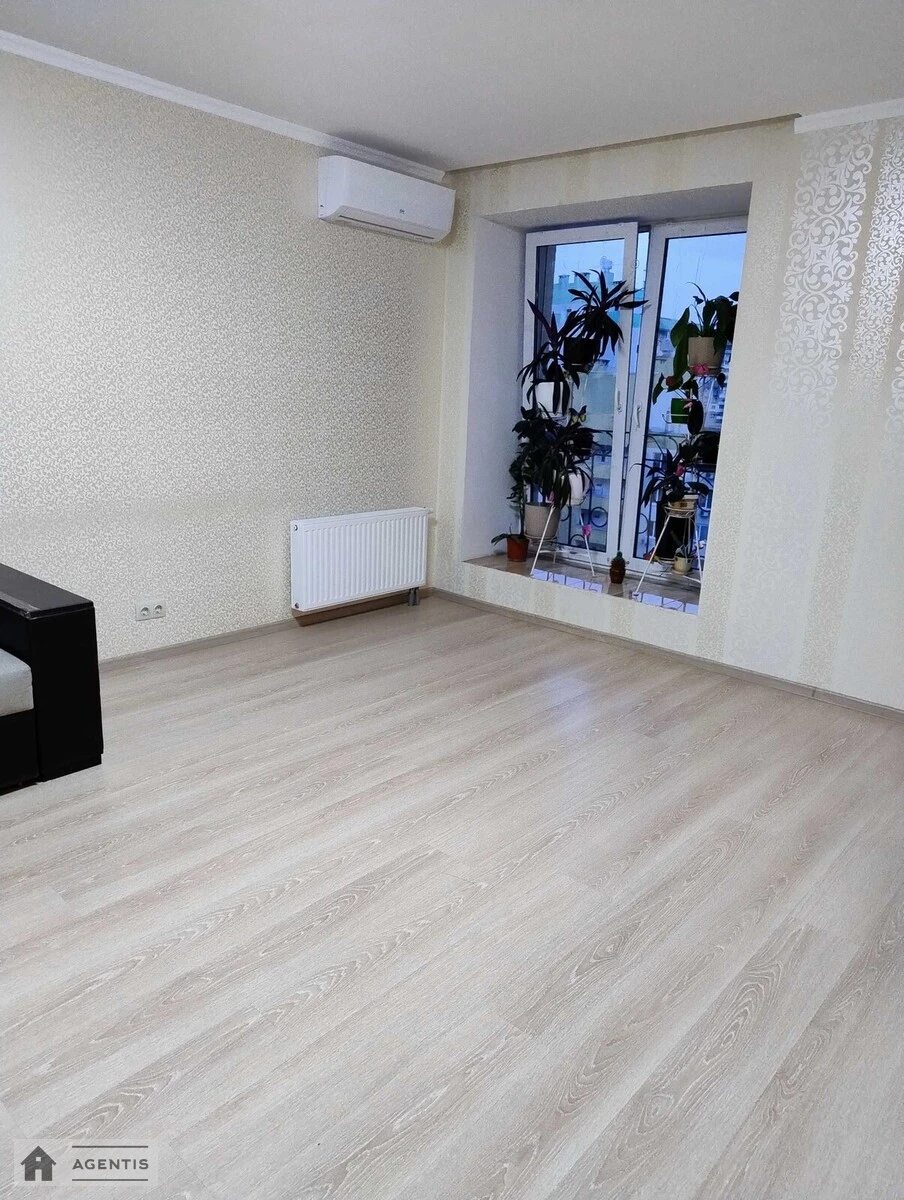 Сдам квартиру 1 комната, 42 m², 15 эт./17 этажей. 25, Дениса Рачінського вул. (Комбінатна), Киев. 