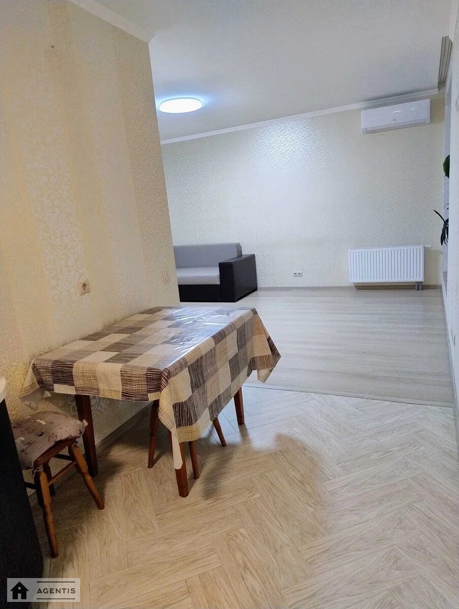 Apartment for rent 1 room, 42 m², 15th fl./17 floors. 25, Denysa Rachinskoho vul. Kombinatna, Kyiv. 