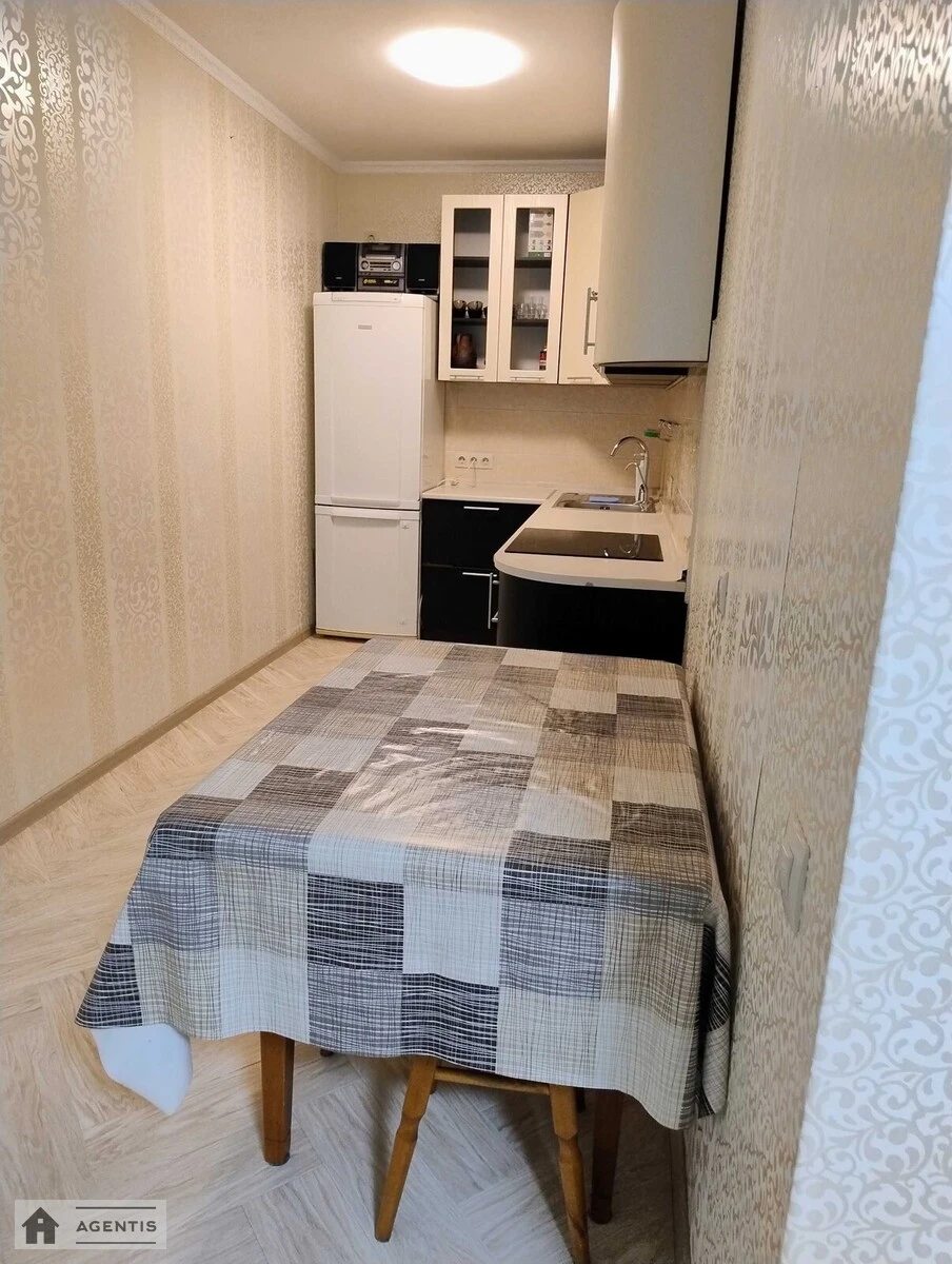 Сдам квартиру 1 комната, 42 m², 15 эт./17 этажей. 25, Дениса Рачінського вул. (Комбінатна), Киев. 