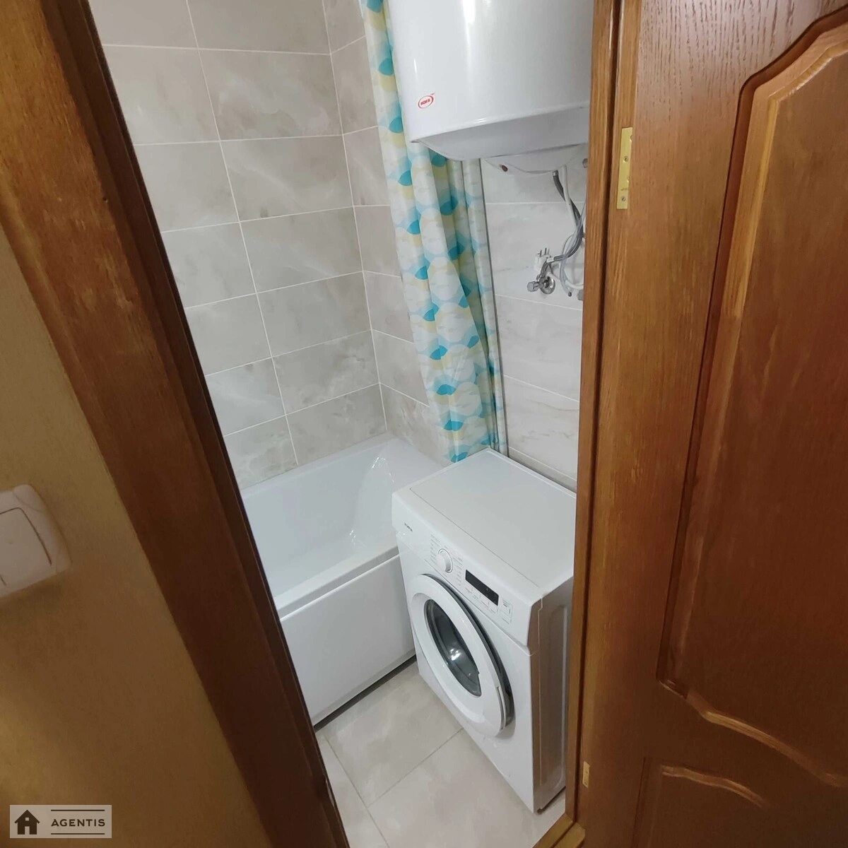 Сдам квартиру 1 комната, 40 m², 13 эт./16 этажей. 5, Братства тарасівців вул. (Декабристів), Киев. 