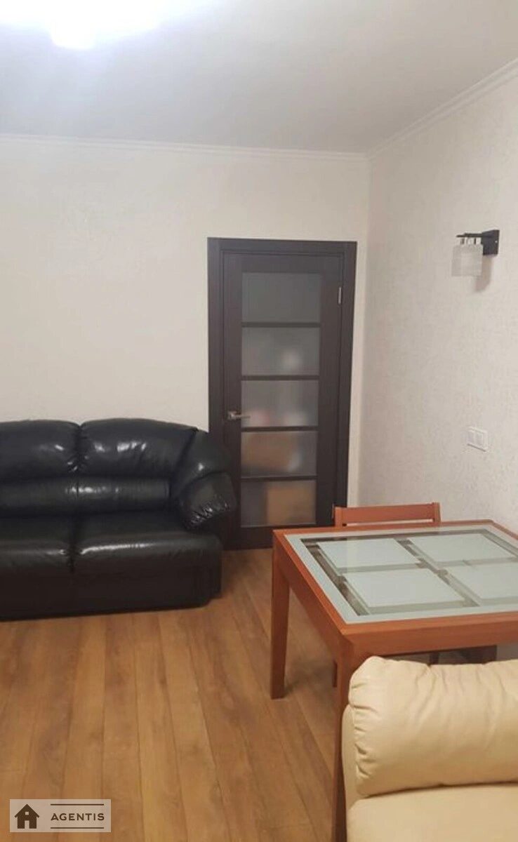 Сдам квартиру 1 комната, 43 m², 11 эт./18 этажей. 25, Дениса Рачінського вул. (Комбінатна), Киев. 