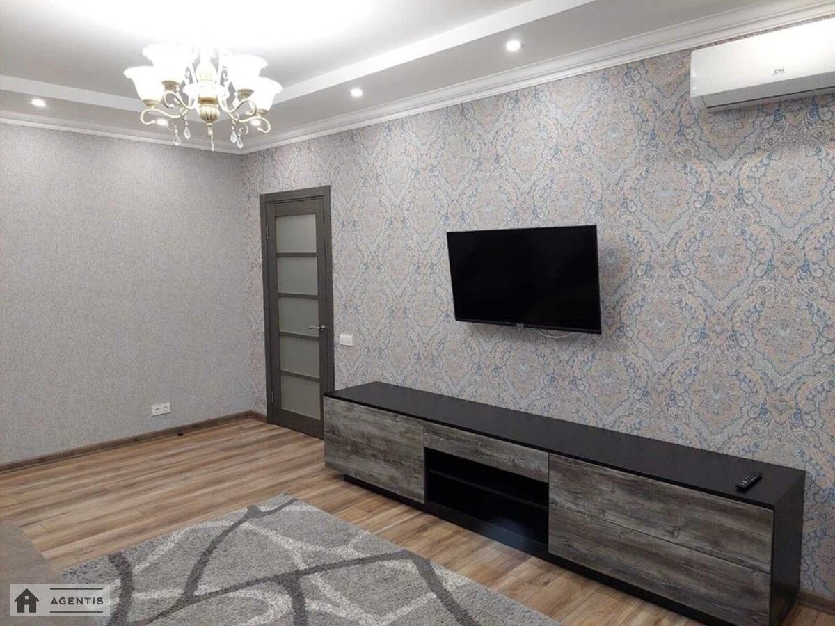 Сдам квартиру 1 комната, 46 m², 11 эт./16 этажей. 46, Любомира Гузара просп. (Космонавта Комарова), Киев. 