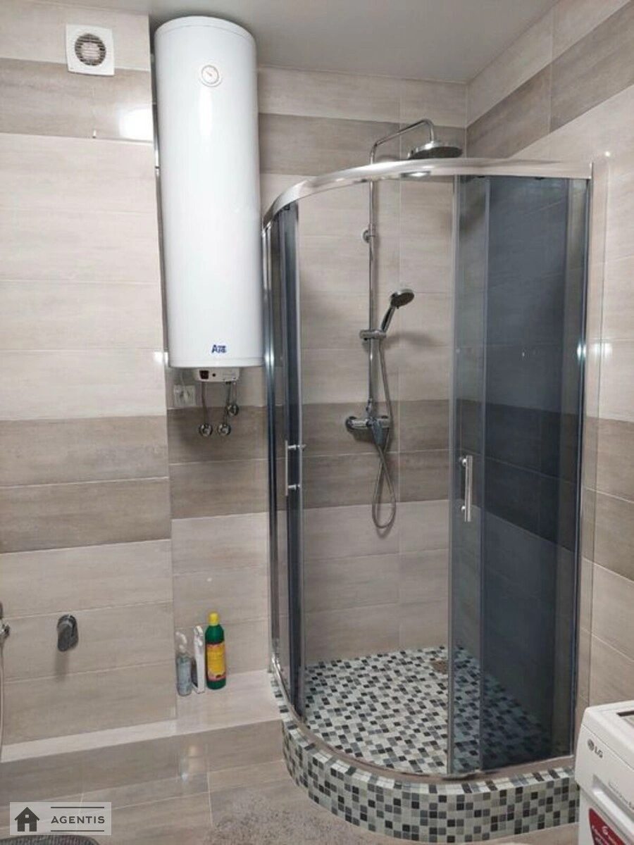 Здам квартиру 1 кімната, 46 m², 11 пов./16 поверхів. 46, Любомира Гузара просп. (Космонавта Комарова), Київ. 