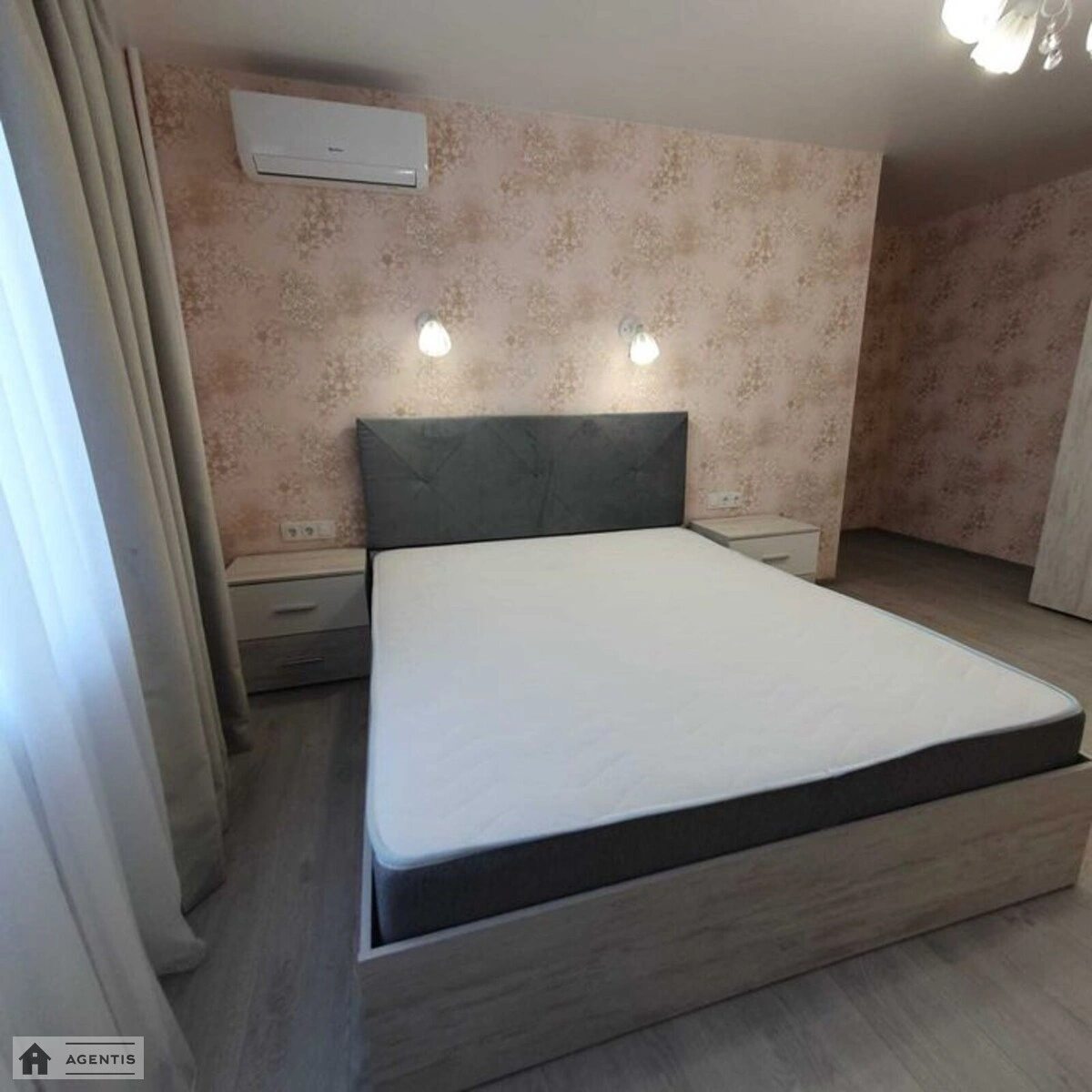 Сдам квартиру 2 комнаты, 58 m², 14 эт./16 этажей. 7, Юрія Іллєнка вул. (Мельникова), Киев. 