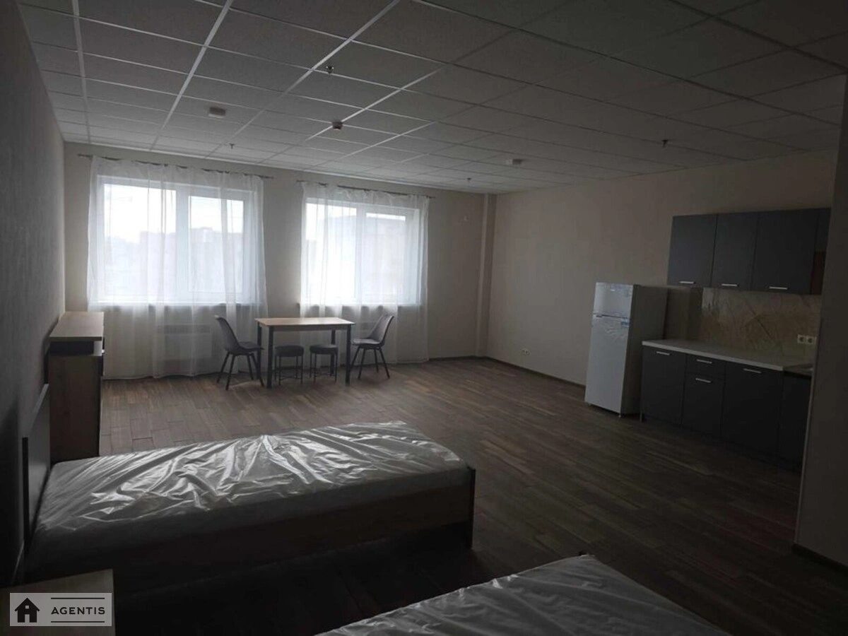 Сдам квартиру 1 комната, 38 m², 8 эт./9 этажей. Романа Шухевича просп. (Генерала Ватутіна), Киев. 