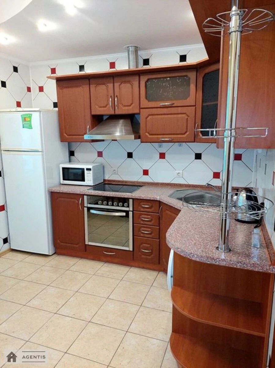 Сдам квартиру 1 комната, 46 m², 6 эт./14 этажей. 12, Федора Ернста вул., Киев. 