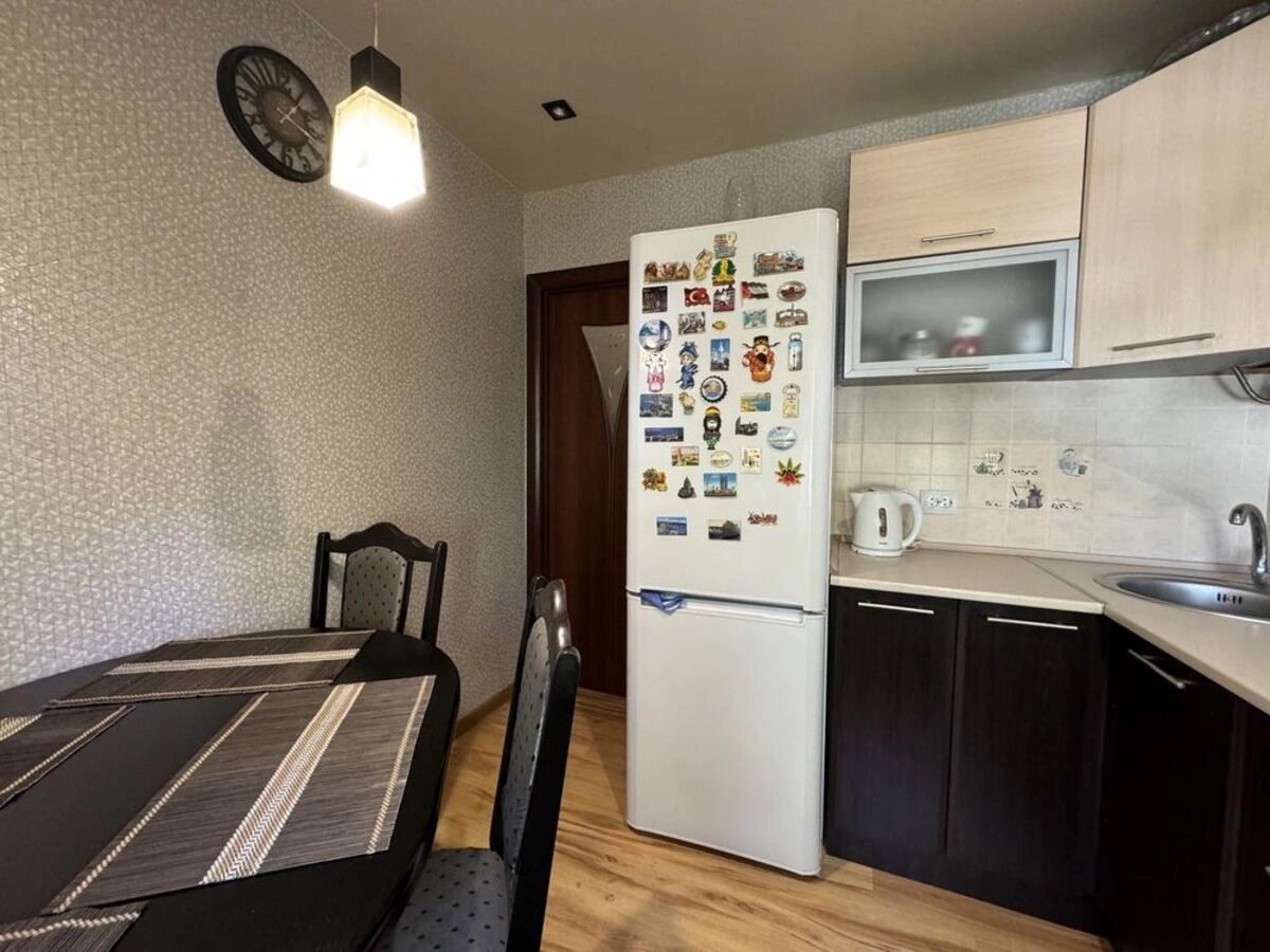 Продаж квартири 1 кімната, 33 m², 4 пов./4 поверхи. Фортечний (кіровський), Кропивницький. 