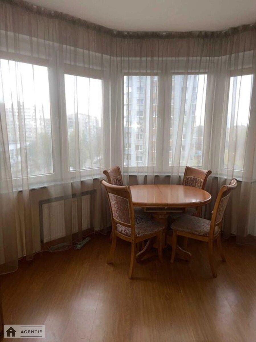 Apartment for rent 1 room, 50 m², 7th fl./11 floors. Desnyanskyy rayon, Kyiv. 