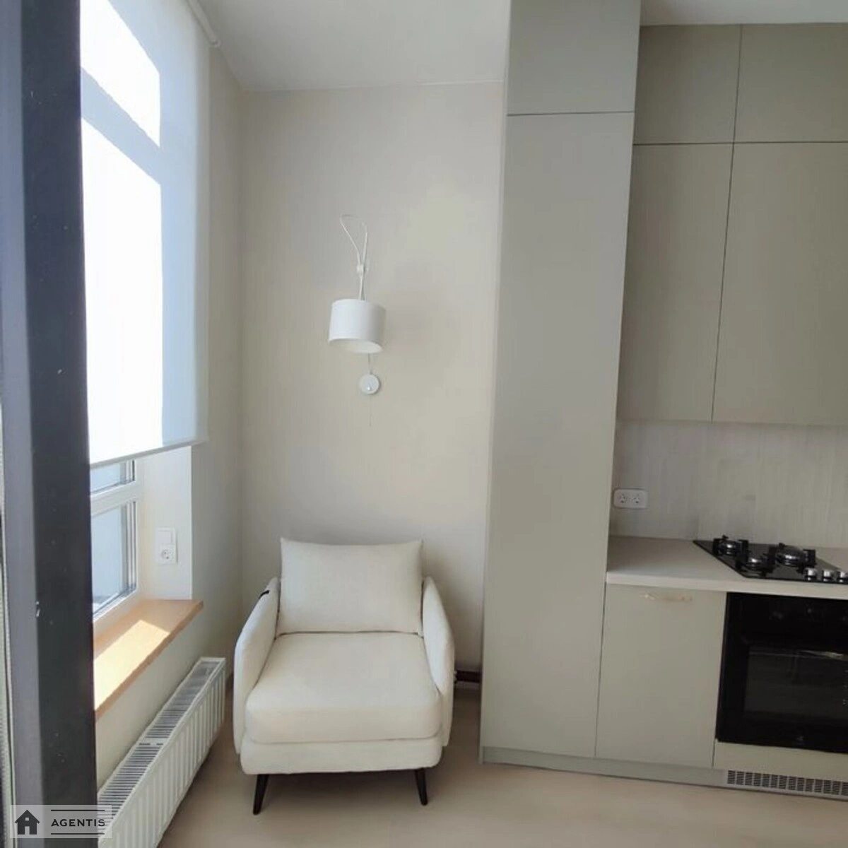 Apartment for rent 1 room, 40 m², 4th fl./4 floors. DUBYSHCHANSKA , Kyiv. 