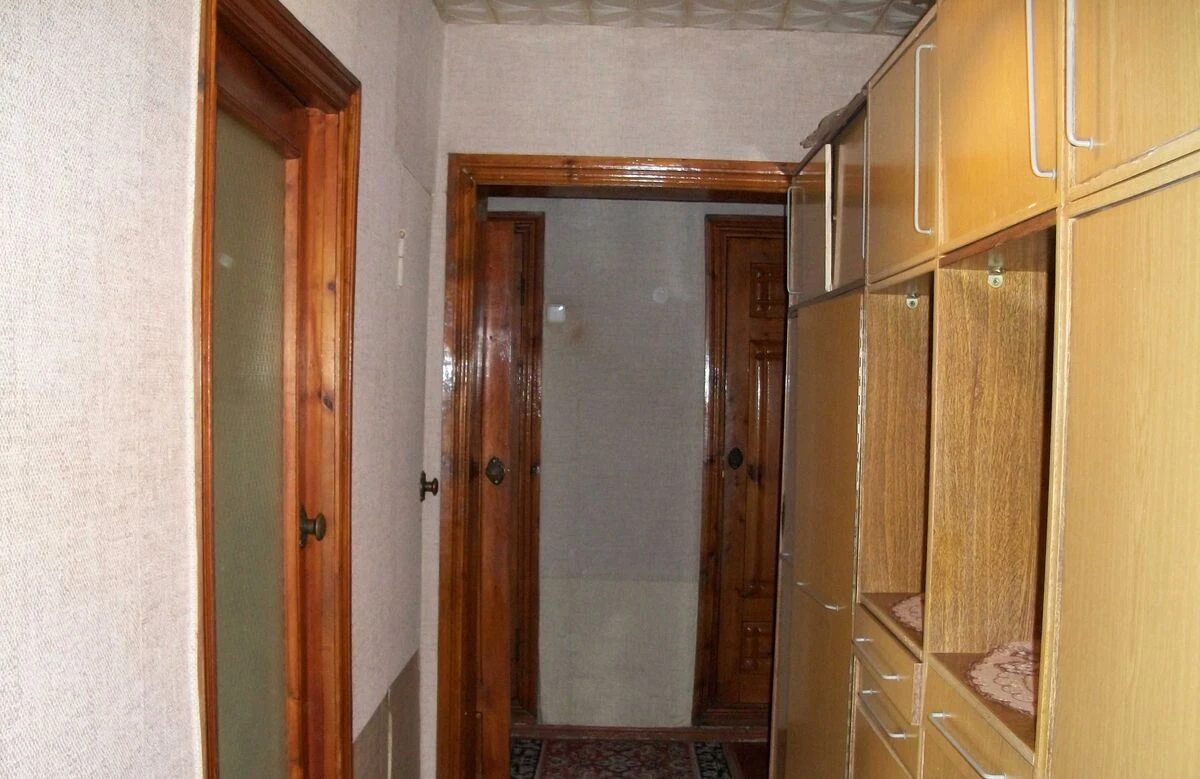 Apartments for sale 3 rooms, 61 m², 3rd fl./10 floors. Фортечний (кіровський), Kropyvnytskyy. 