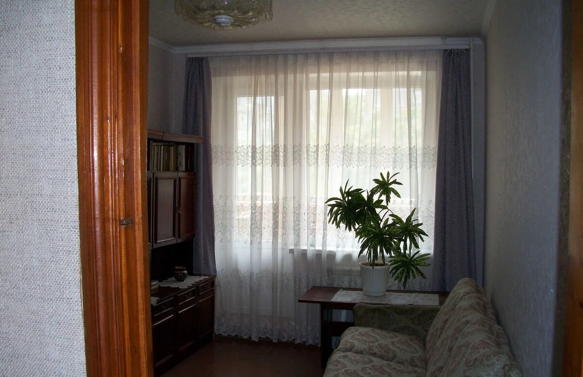 Продаж квартири 3 кімнати, 61 m², 3 пов./10 поверхів. Подільський (ленінський), Кропивницький. 