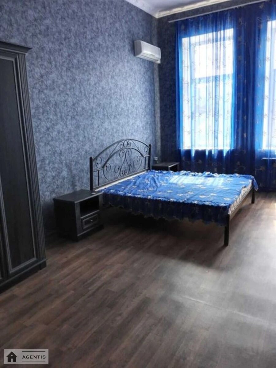 Здам квартиру 2 кімнати, 65 m², 4 пов./5 поверхів. 84, Січових Стрільців 84, Київ. 