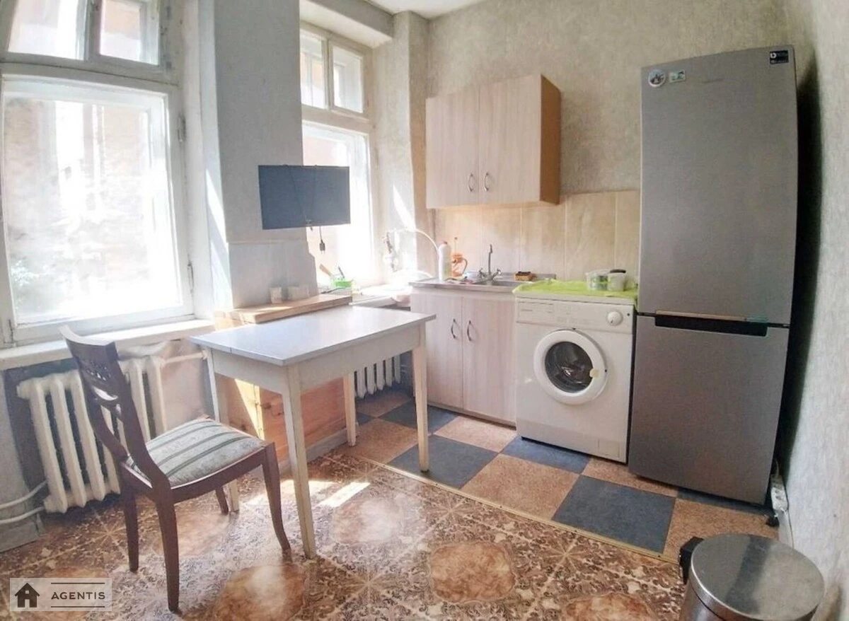 Apartment for rent 2 rooms, 65 m², 2nd fl./5 floors. Mytrofana Dovnar-Zapolskoho vul. Zapolskoho, Kyiv. 