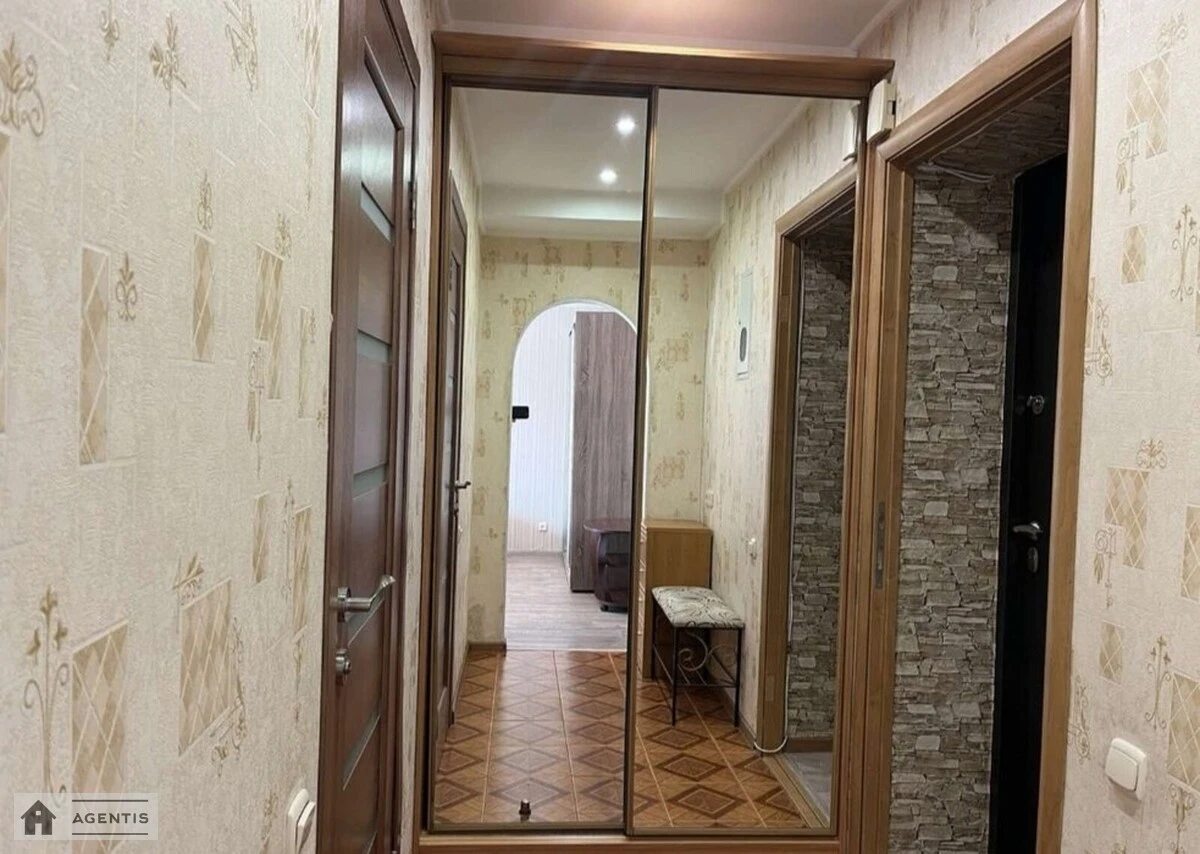 Сдам квартиру 1 комната, 30 m², 7 эт./9 этажей. 58, Дегтяревская 58, Киев. 