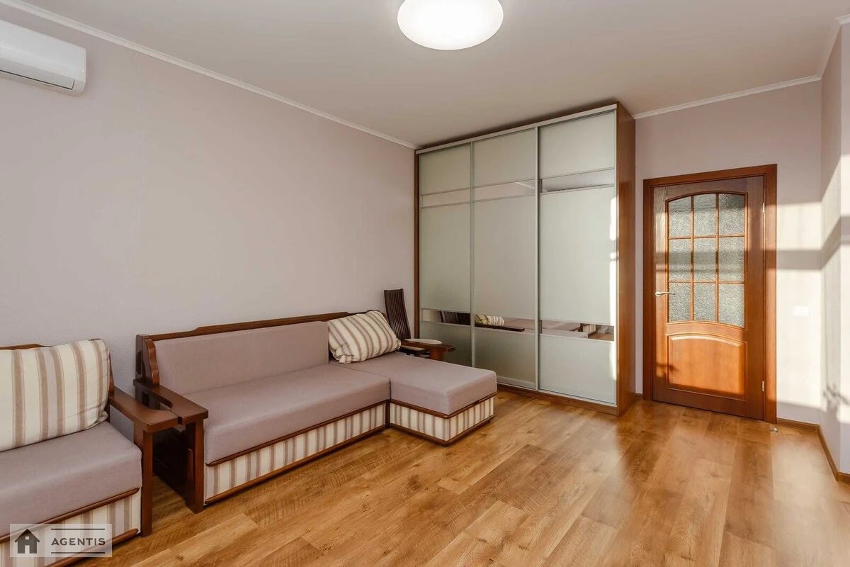 Apartment for rent 1 room, 43 m², 24th fl./26 floors. 14, Voskresenska 14, Kyiv. 