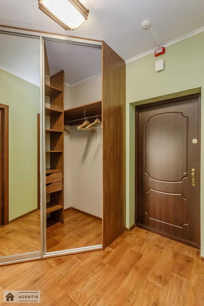 Apartment for rent 1 room, 43 m², 24th fl./26 floors. 14, Voskresenska 14, Kyiv. 