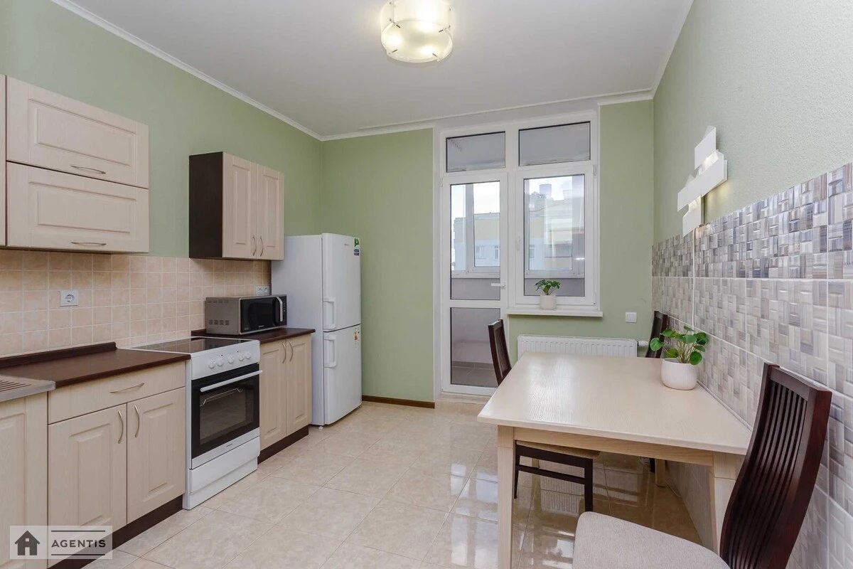 Apartment for rent 1 room, 43 m², 24th fl./26 floors. 14, Voskresenska 14, Kyiv. 