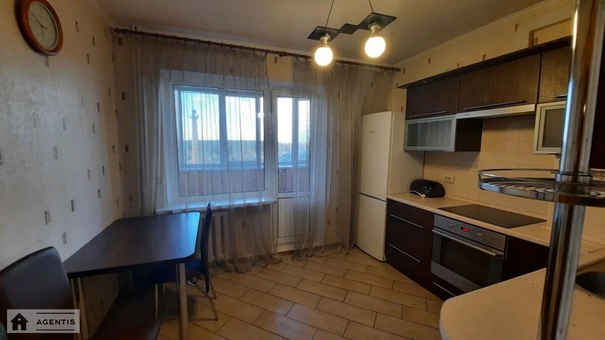 Сдам квартиру 1 комната, 45 m², 9 эт./25 этажей. 7, Олевская 7, Киев. 