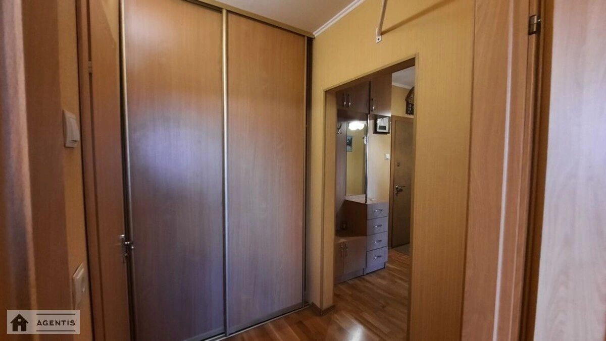 Сдам квартиру 1 комната, 45 m², 9 эт./25 этажей. 7, Олевская 7, Киев. 