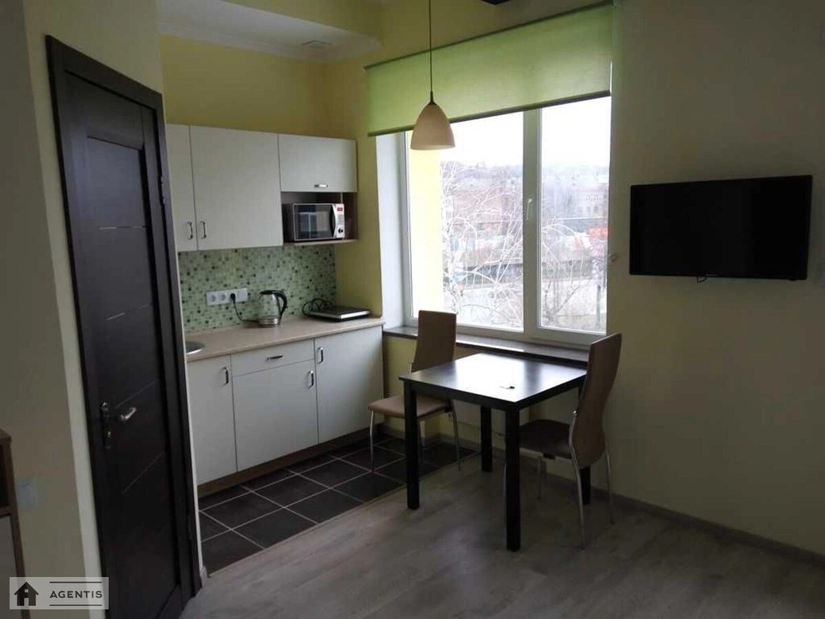 Apartment for rent 1 room, 22 m², 3rd fl./3 floors. 78, Mezhygirska 78, Kyiv. 