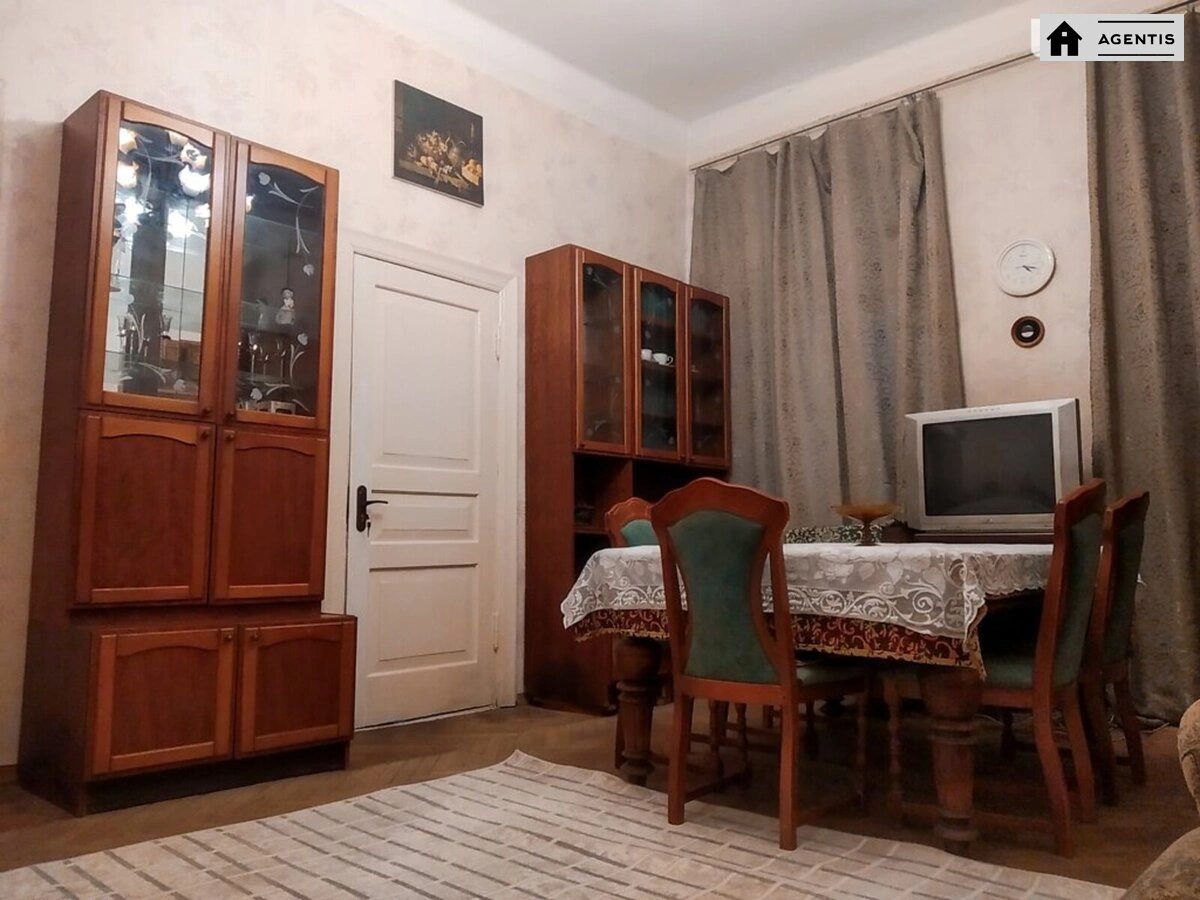 Apartment for rent 3 rooms, 70 m², 4th fl./7 floors. 24, Antonovycha vul. Horkoho, Kyiv. 