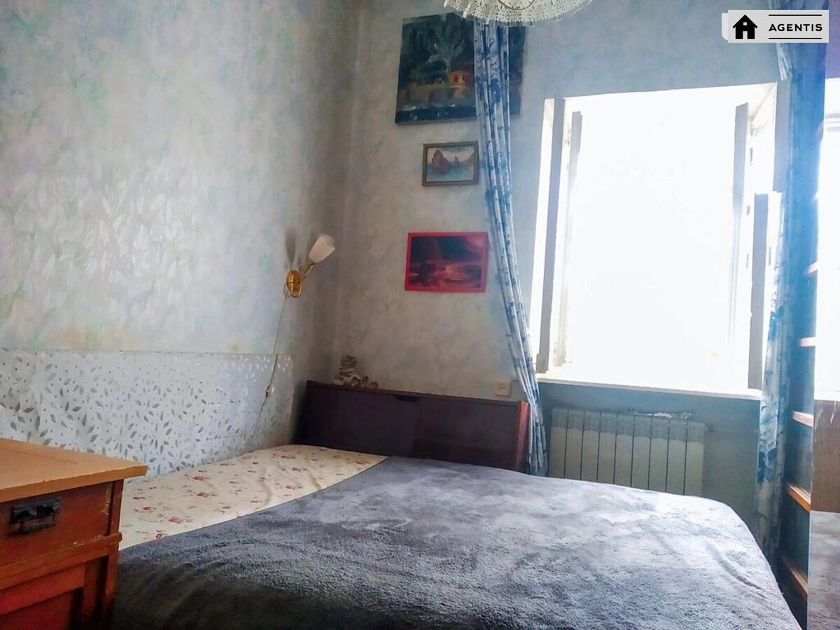 Здам квартиру 3 кімнати, 70 m², 4 пов./7 поверхів. 24, Антоновича вул. (Горького), Київ. 