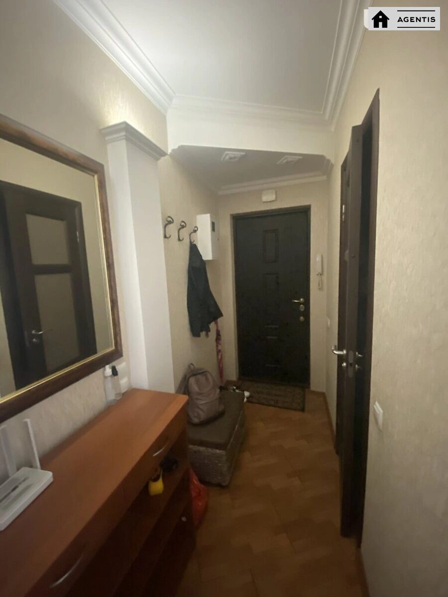 Apartment for rent 2 rooms, 45 m², 5th fl./5 floors. 5, Kharkivske 5, Kyiv. 