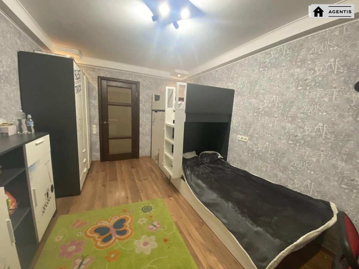 Сдам квартиру 2 комнаты, 45 m², 5 эт./5 этажей. 5, Харьковское 5, Киев. 