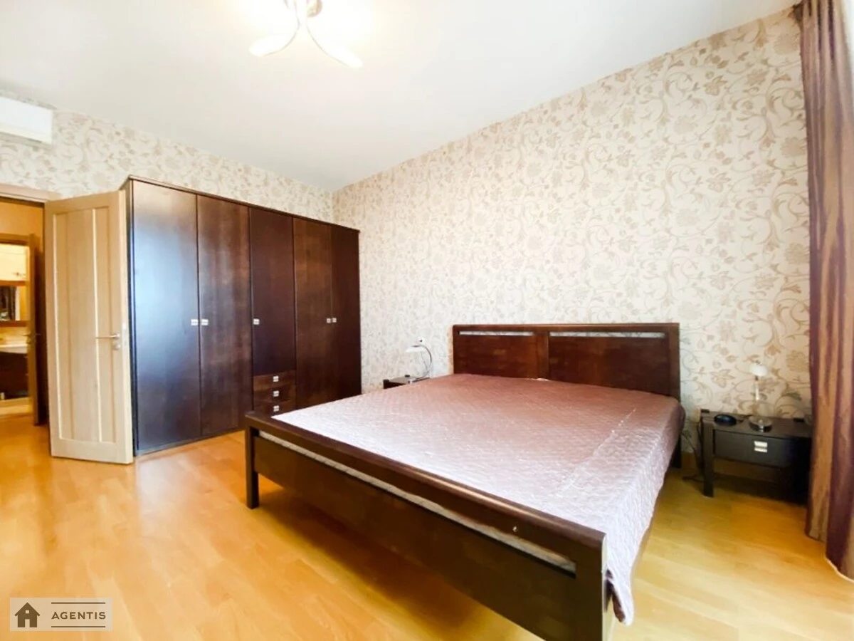 Сдам квартиру 4 комнаты, 180 m², 6 эт./11 этажей. 5, Ирининская 5, Киев. 