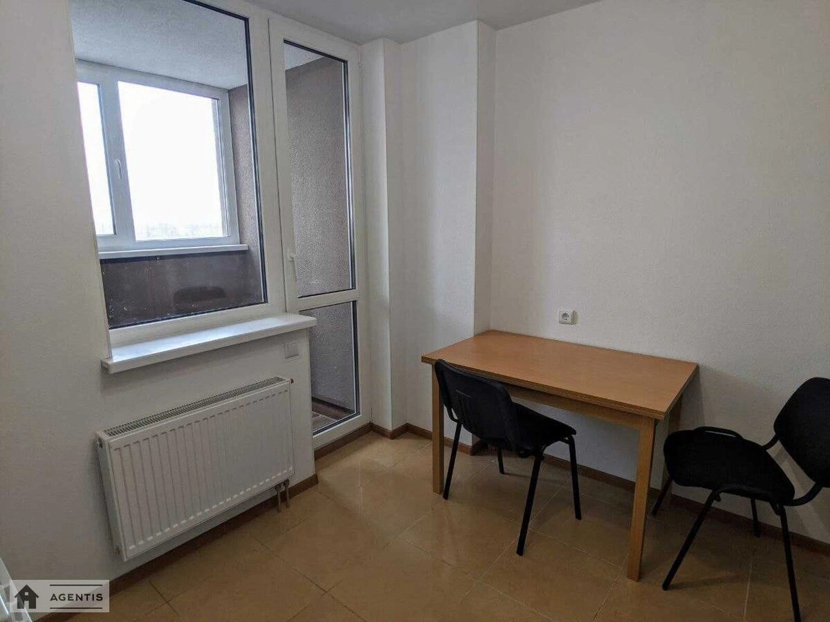 Сдам квартиру 1 комната, 40 m², 3 эт./26 этажей. 13, Соломії Крушельницької вул., Киев. 