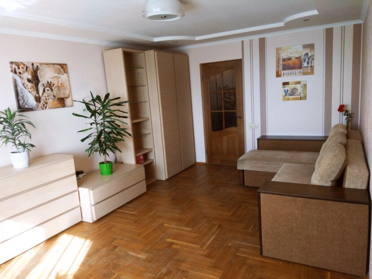 Apartment for rent 1 room, 42 m², 6th fl./18 floors. Sortuvalna 4, Kyiv. 