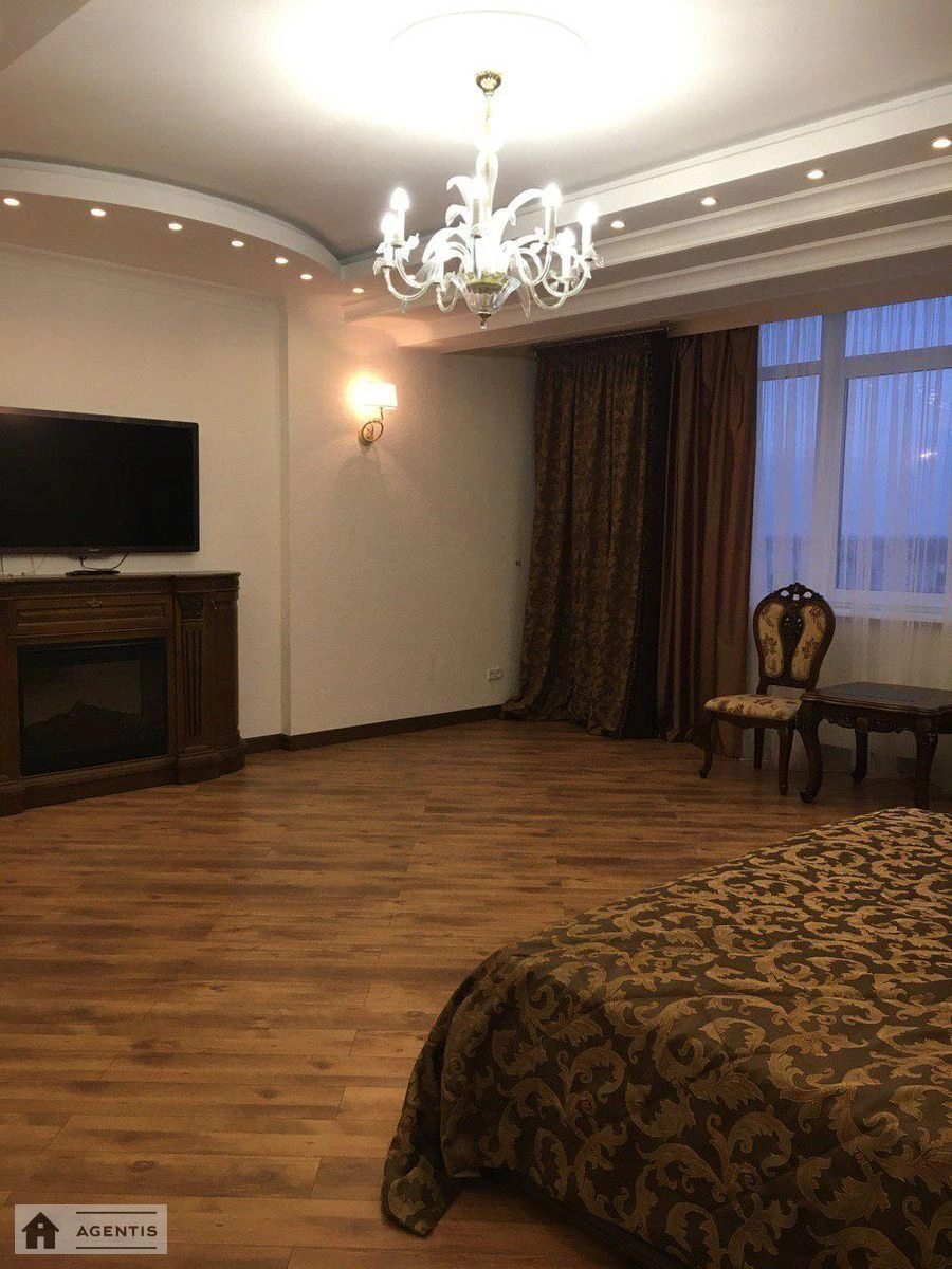 Сдам квартиру 3 комнаты, 164 m², 20 эт./23 этажа. 44, Євгена Коновальця вул. (Щорса), Киев. 