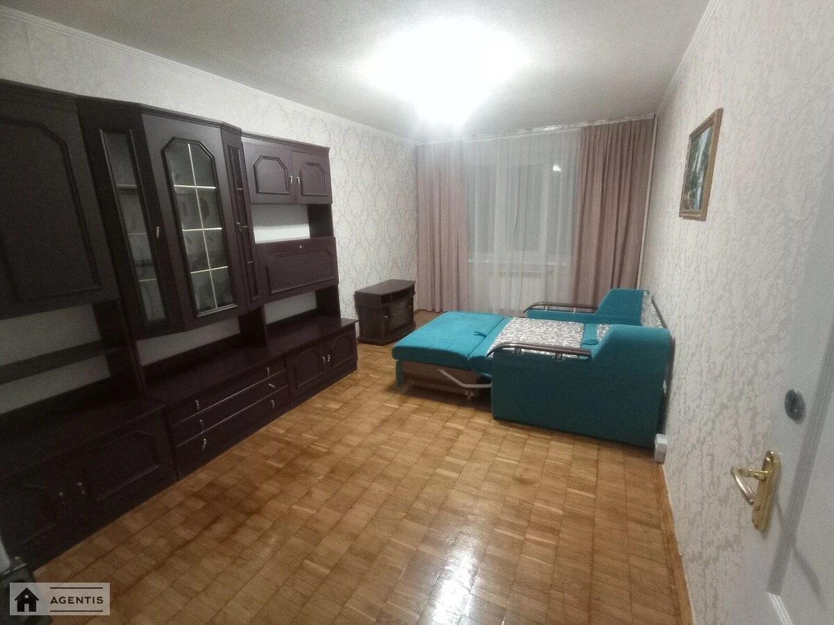 Сдам квартиру 1 комната, 35 m², 4 эт./16 этажей. 25, Романа Ратушного вул. (Волгоградська), Киев. 