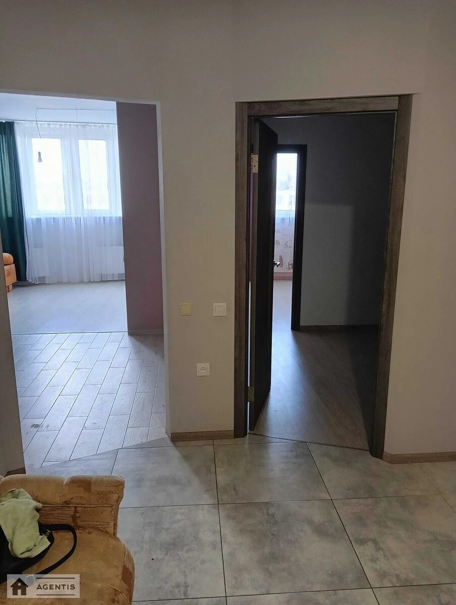 Здам квартиру 3 кімнати, 61 m², 7 пов./16 поверхів. Дніпровський район, Київ. 