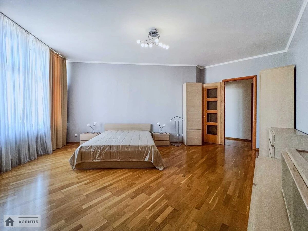 Apartment for rent 3 rooms, 150 m², 12th fl./14 floors. 49, Volodymyrivska vul., Kyiv. 