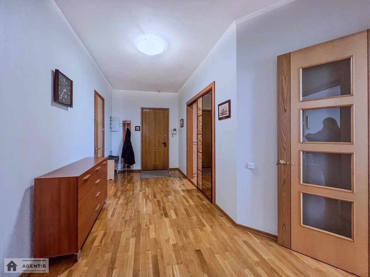 Сдам квартиру 3 комнаты, 150 m², 12 эт./14 этажей. 49, Володимирівська вул., Киев. 