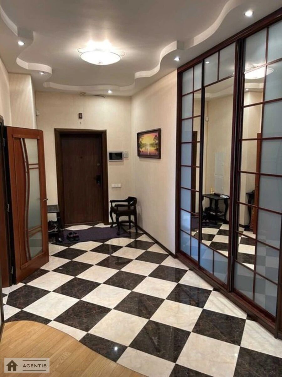 Apartment for rent 3 rooms, 150 m², 3rd fl./4 floors. 17, Instytutska 17, Kyiv. 