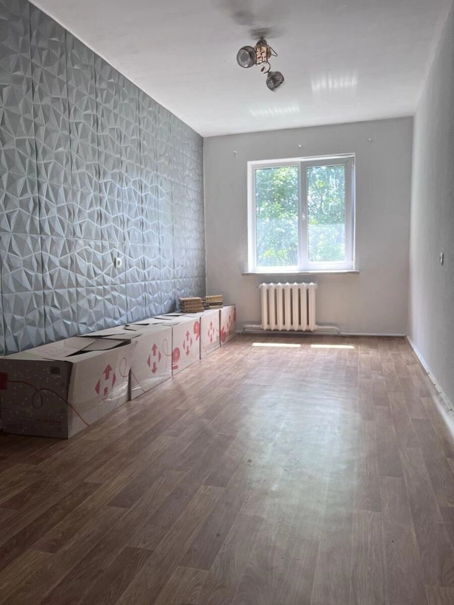 Apartments for sale 3 rooms, 59 m², 5th fl./5 floors. 27, Geroyiv Sevastopolya 27, Kyiv. 