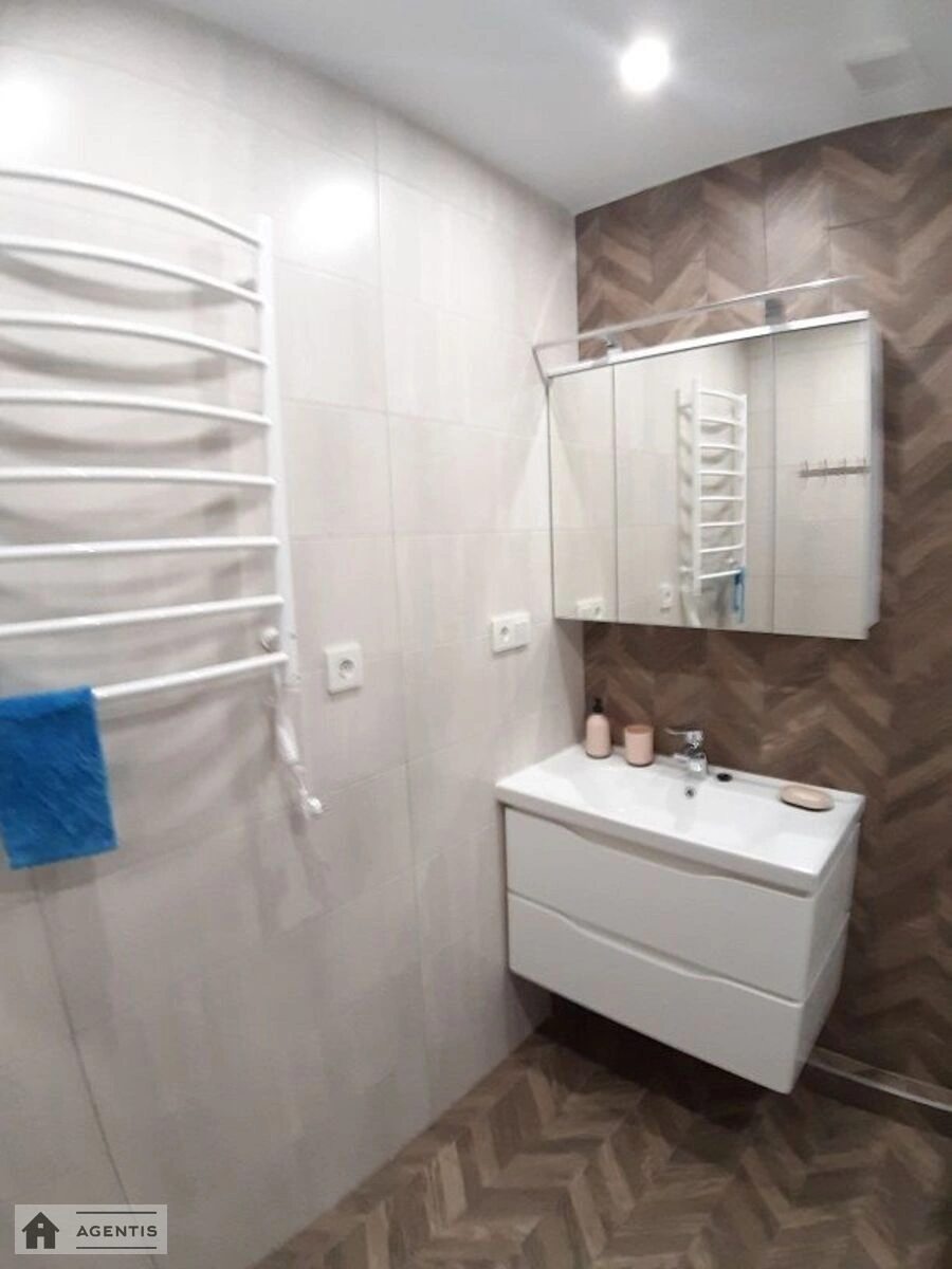 Apartment for rent 2 rooms, 778 m², 16th fl./25 floors. 3, Baltiyskiy 3, Kyiv. 