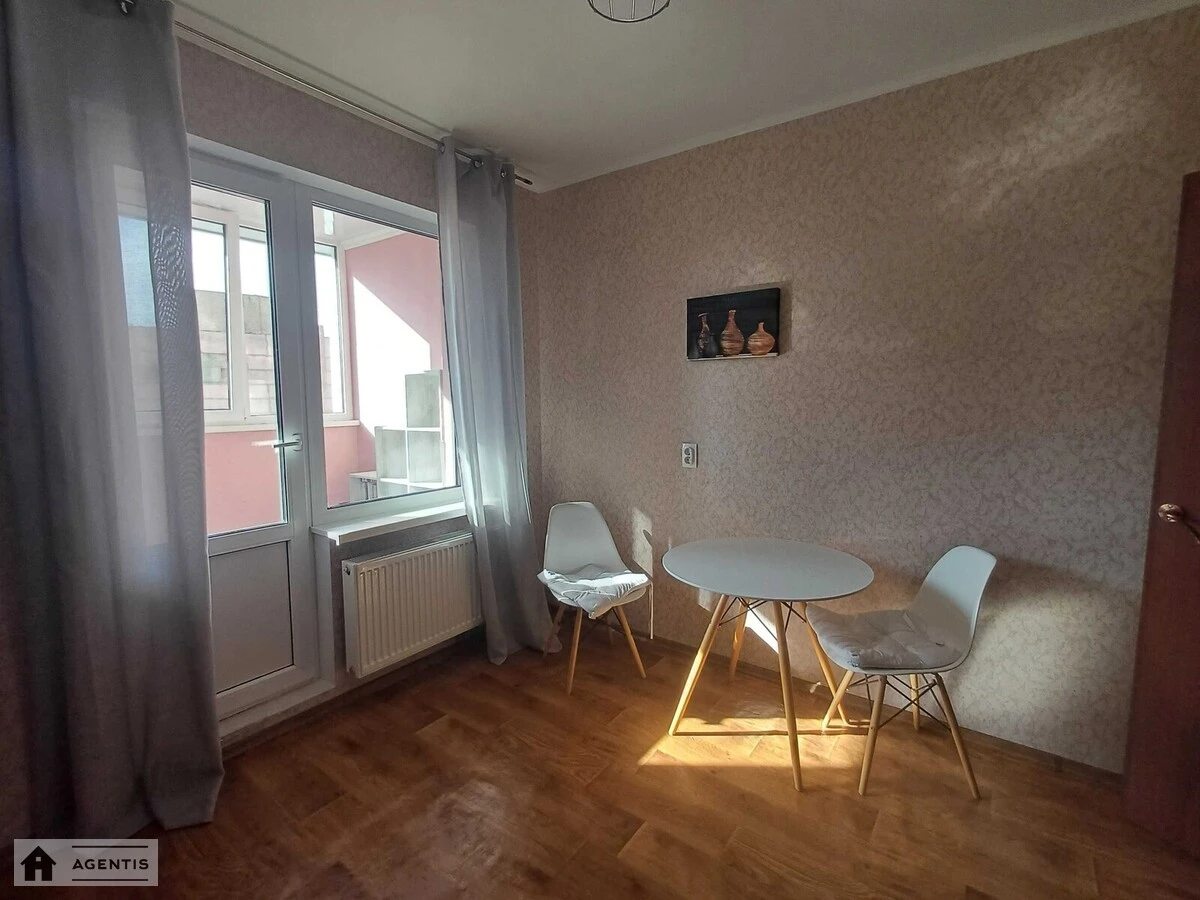 Сдам квартиру 1 комната, 40 m², 8 эт./24 этажа. 11, Ясиневатский 11, Киев. 