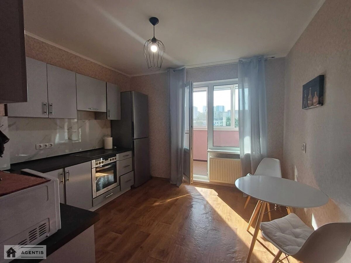 Сдам квартиру 1 комната, 40 m², 8 эт./24 этажа. 11, Ясиневатский 11, Киев. 