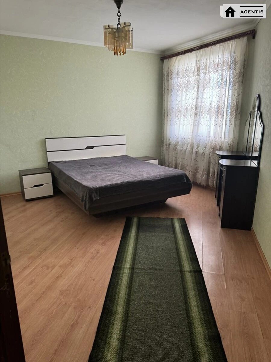 Apartment for rent 2 rooms, 70 m², 3rd fl./26 floors. 6, Dragomanova 6, Kyiv. 