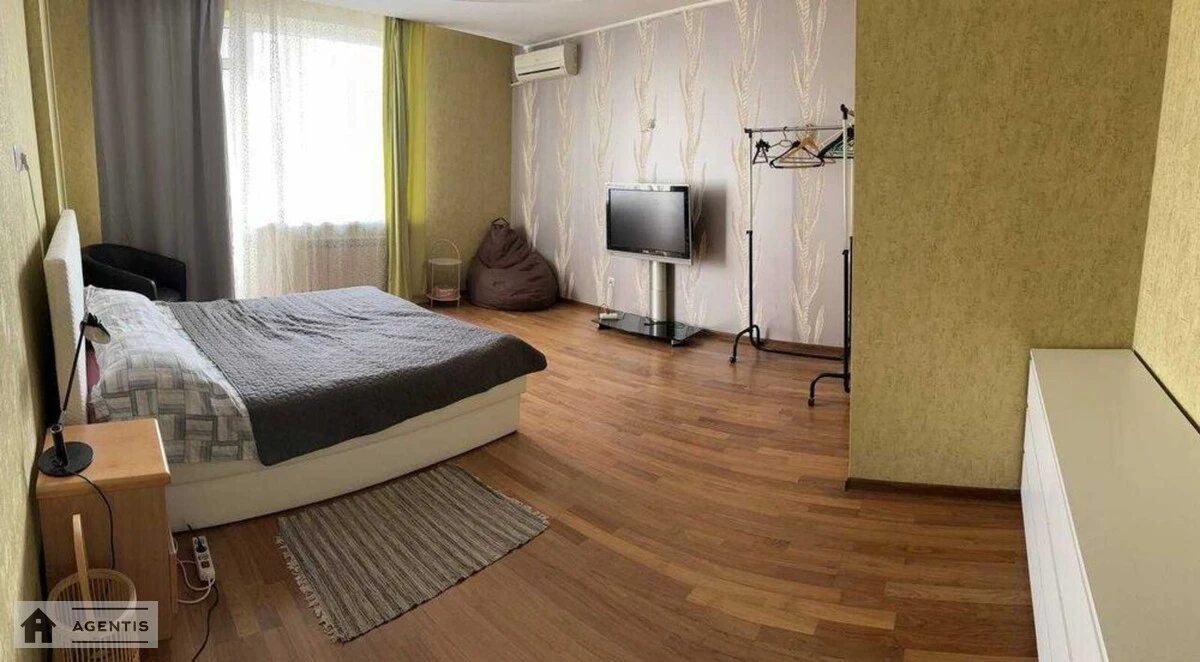 Apartment for rent 4 rooms, 140 m², 12th fl./25 floors. 25, Dniprovs'ka embankment 25, Kyiv. 