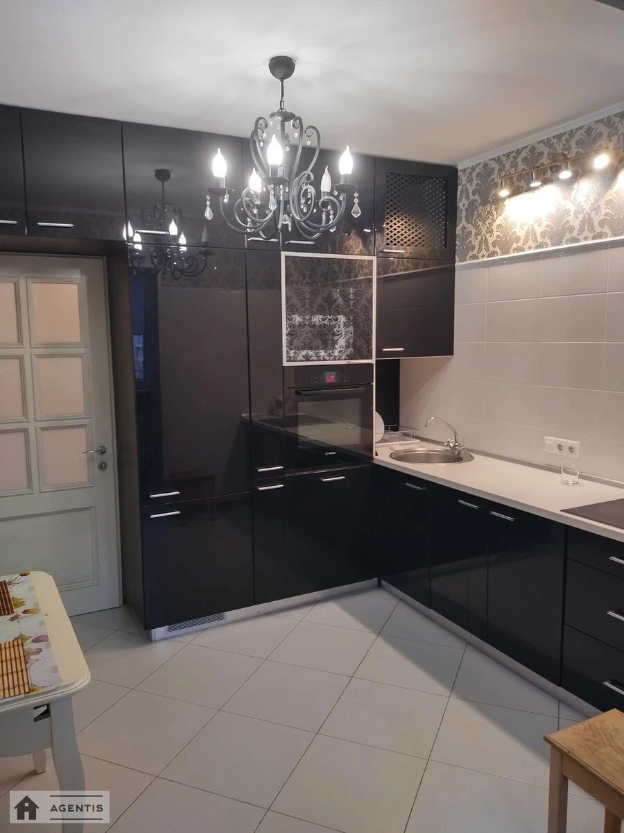 Здам квартиру 1 кімната, 42 m², 3 пов./12 поверхів. 15, Левка Лукяненка вул. (Маршала Тимошенка), Київ. 