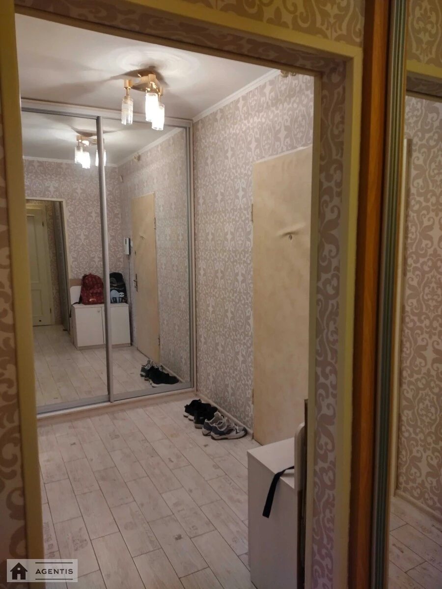 Здам квартиру 1 кімната, 42 m², 3 пов./12 поверхів. 15, Левка Лукяненка вул. (Маршала Тимошенка), Київ. 