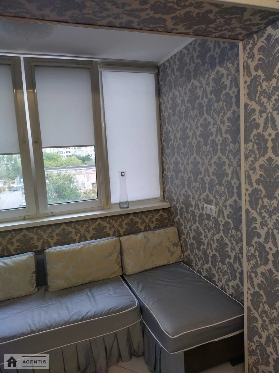 Apartment for rent 1 room, 42 m², 3rd fl./12 floors. 15, Levka Lukyanenka vul. Marshala Tymoshenka, Kyiv. 