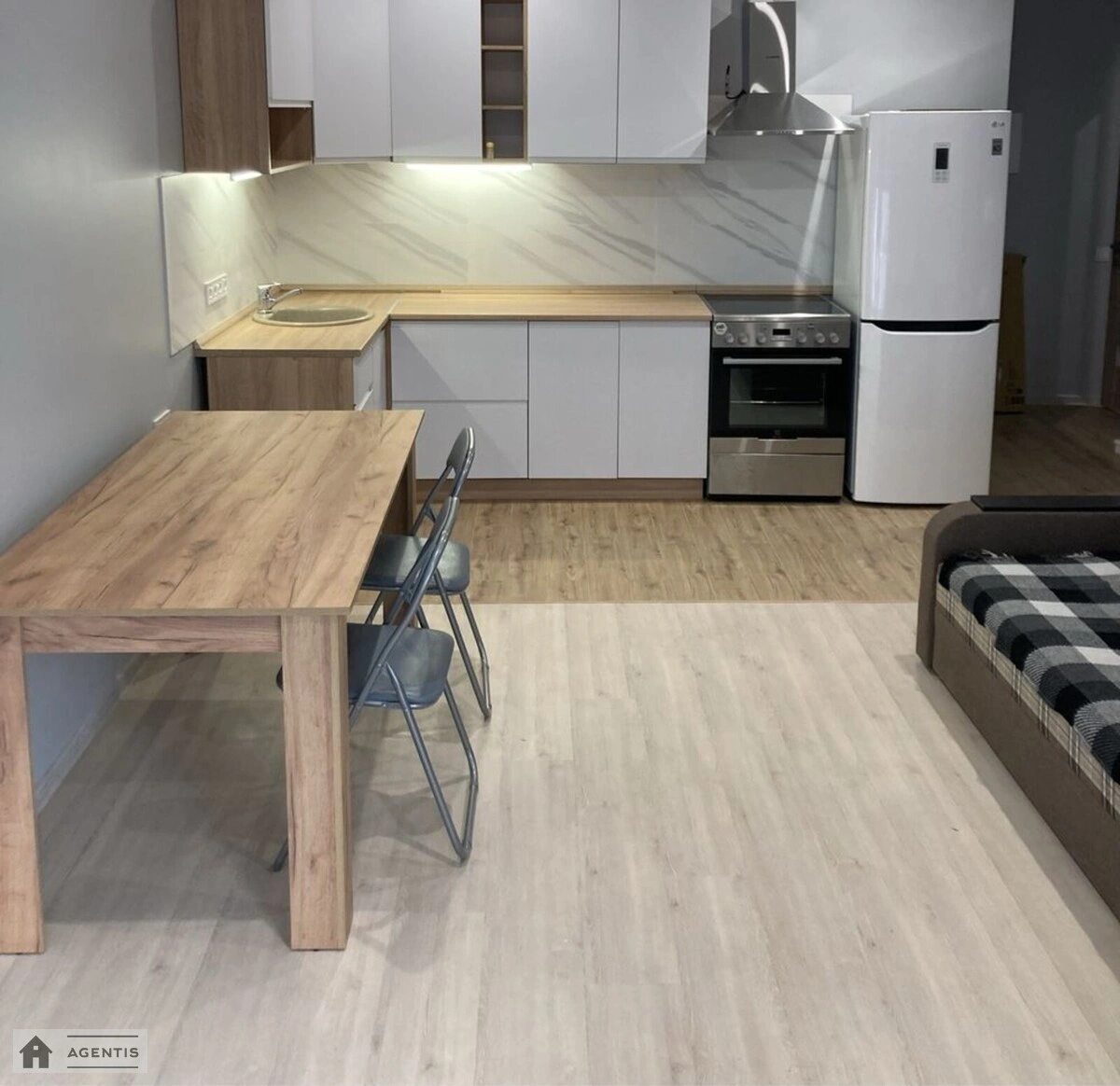 Здам квартиру 1 кімната, 41 m², 6 пов./24 поверхи. 8, Вірменська 8, Київ. 