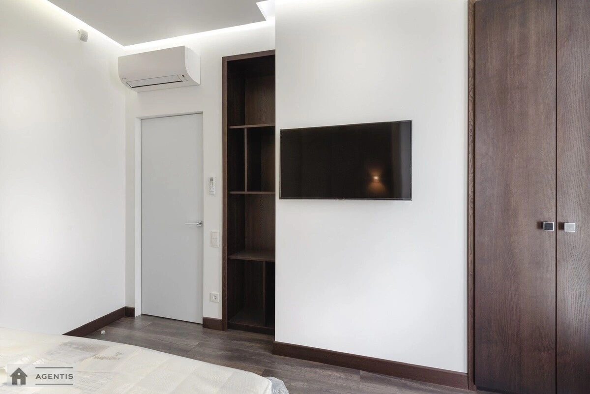 Apartment for rent 2 rooms, 65 m², 14th fl./26 floors. Bolsunovskyy prov. Michurina, Kyiv. 