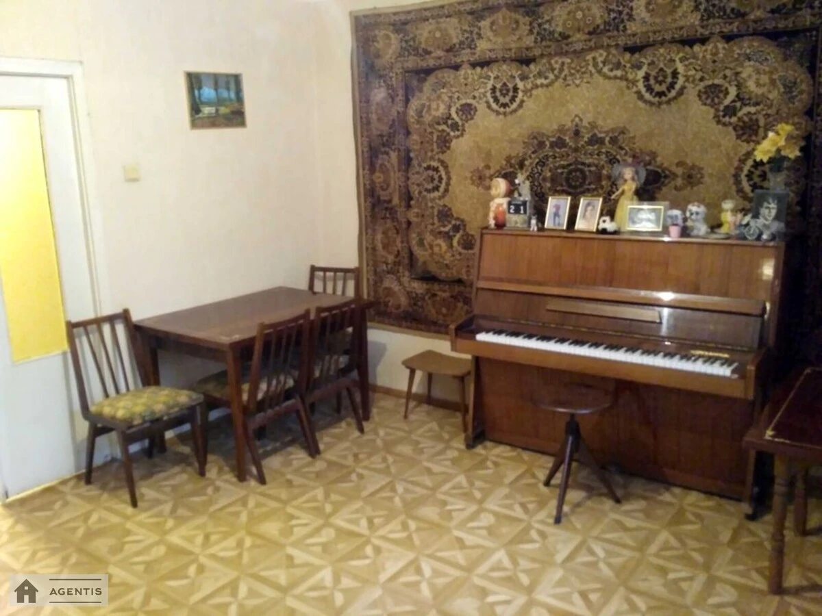 29, Yevheniya Kharchenka vul. Lenina, Kyiv